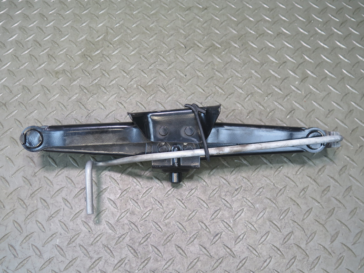 2014-2020 Maserati Ghibli M157 Rear Emergency Spare Tire Jack Tool
