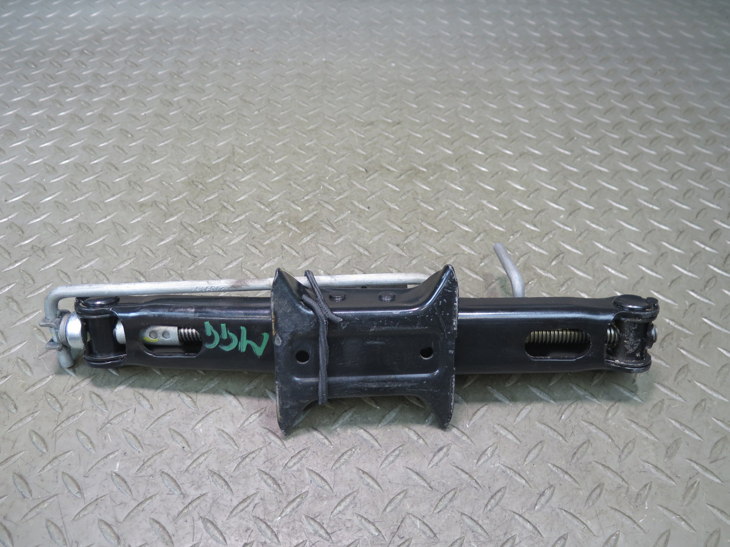 2014-2020 Maserati Ghibli M157 Rear Emergency Spare Tire Jack Tool