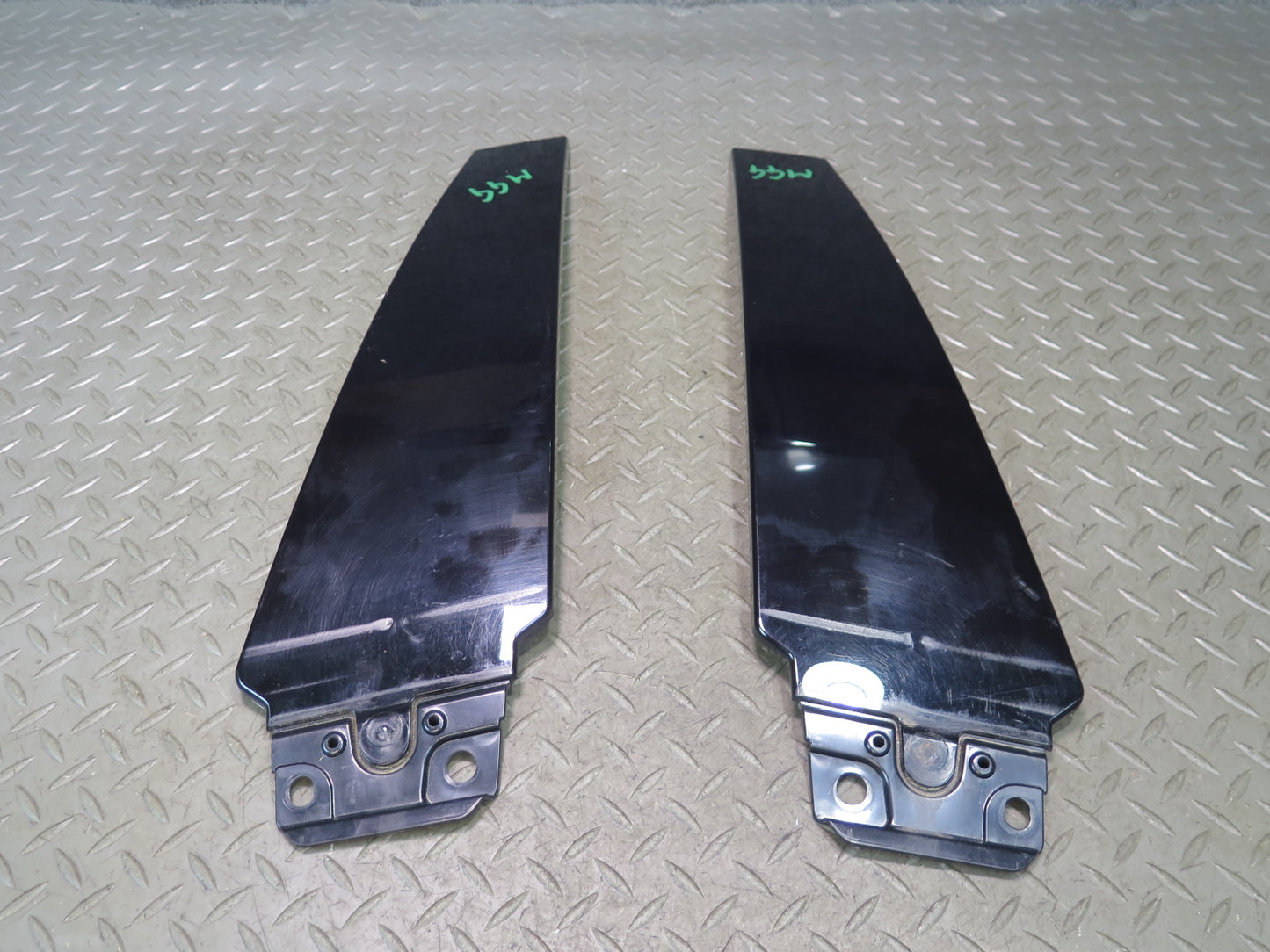 14-20 Maserati Ghibli M157 Right & Left Side Exterior B Pillar Molding Trim Set