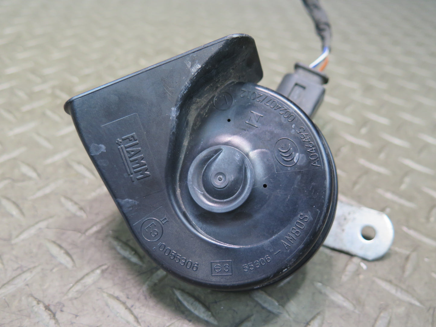 12-15 Mercedes W166 Ml-class Set of 2 High & Low Tone Note Pitch Horn Signal OEM