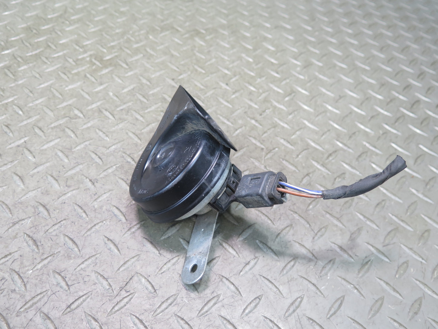 12-15 Mercedes W166 Ml-class Set of 2 High & Low Tone Note Pitch Horn Signal OEM
