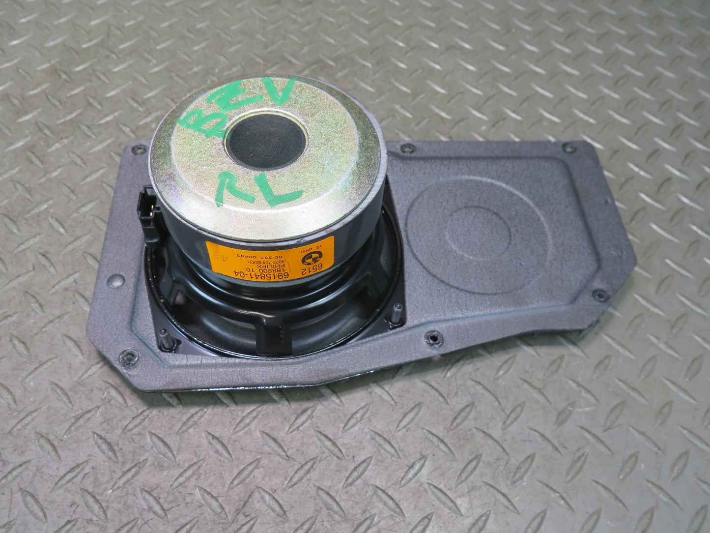 03-08 BMW E85 Z4 Set of 2 Rear TOP Hi-fi Subwoofer Speaker w Bracket 66K OEM