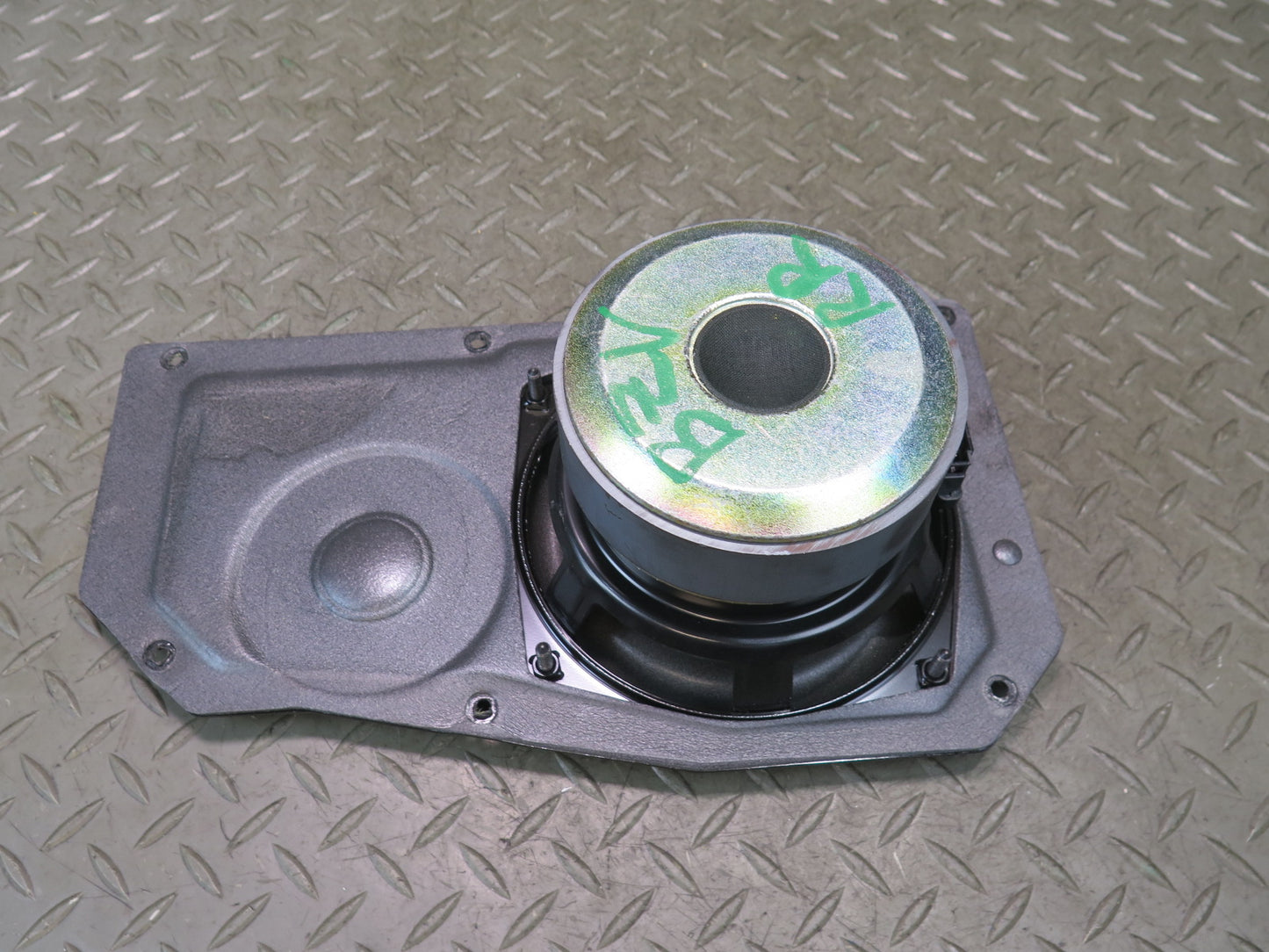 03-08 BMW E85 Z4 Set of 2 Rear TOP Hi-fi Subwoofer Speaker w Bracket 66K OEM