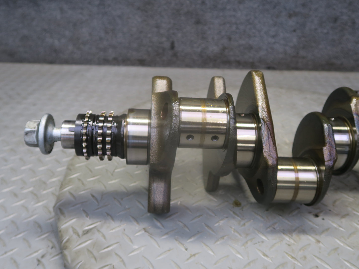07-09 Mercedes R230 SL550 M273 273.965 5.5L Engine Crankshaft 112K Miles OEM