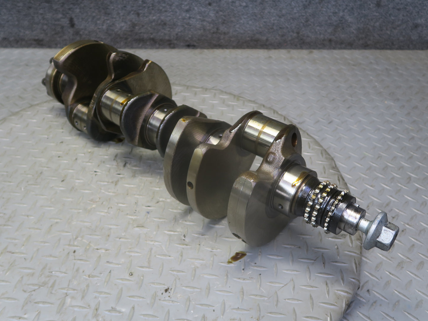 07-09 Mercedes R230 SL550 M273 273.965 5.5L Engine Crankshaft 112K Miles OEM