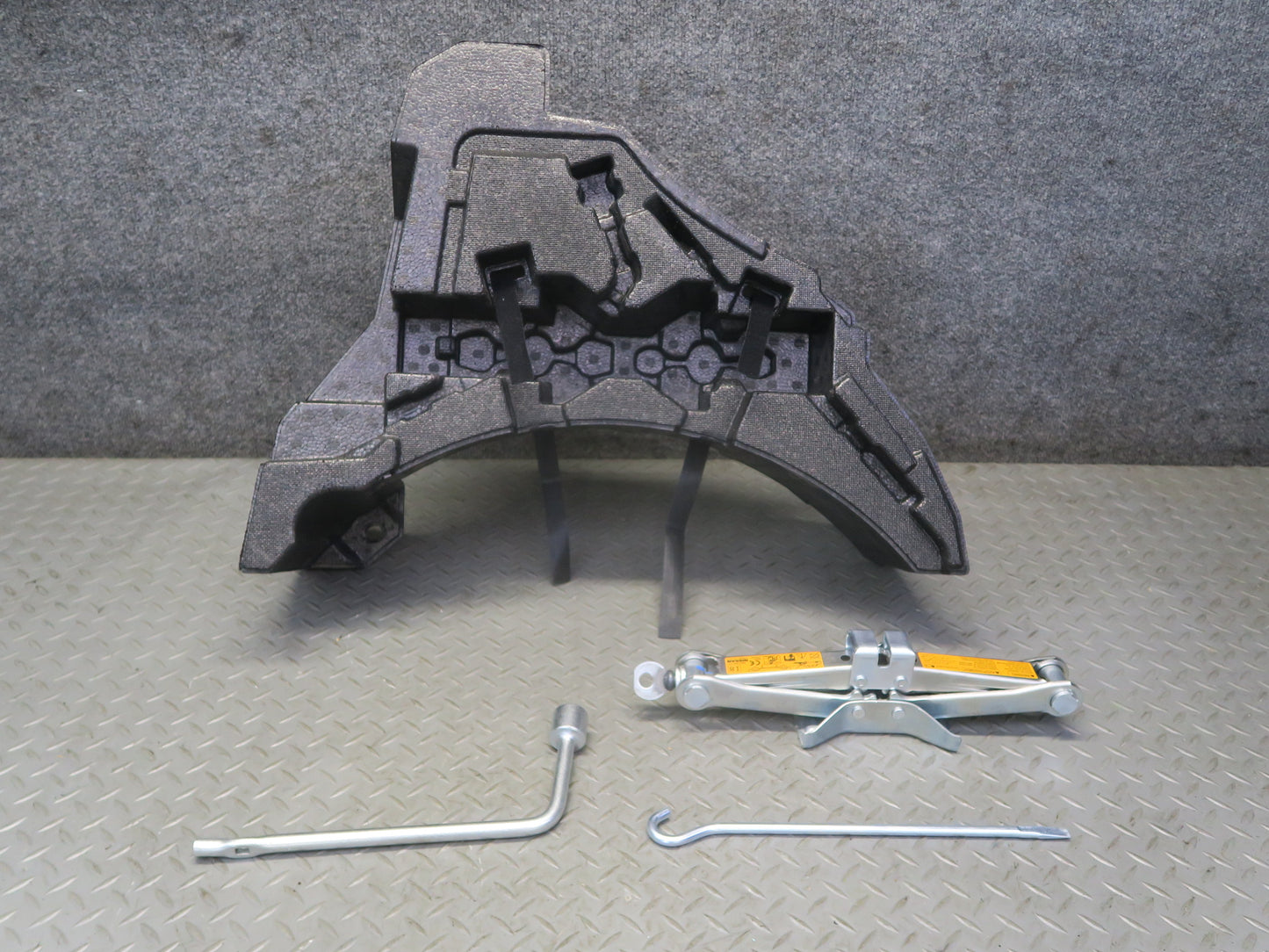 09-20 Nissan Z34 370Z Coupe Emergency Spare Tire Lift Jack Tool w Foam OEM