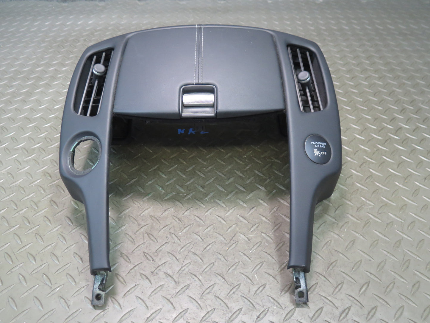 09-20 Nissan Z34 370Z Dash Center Air Vent Storage Box Trim 68250-1EA0A OEM