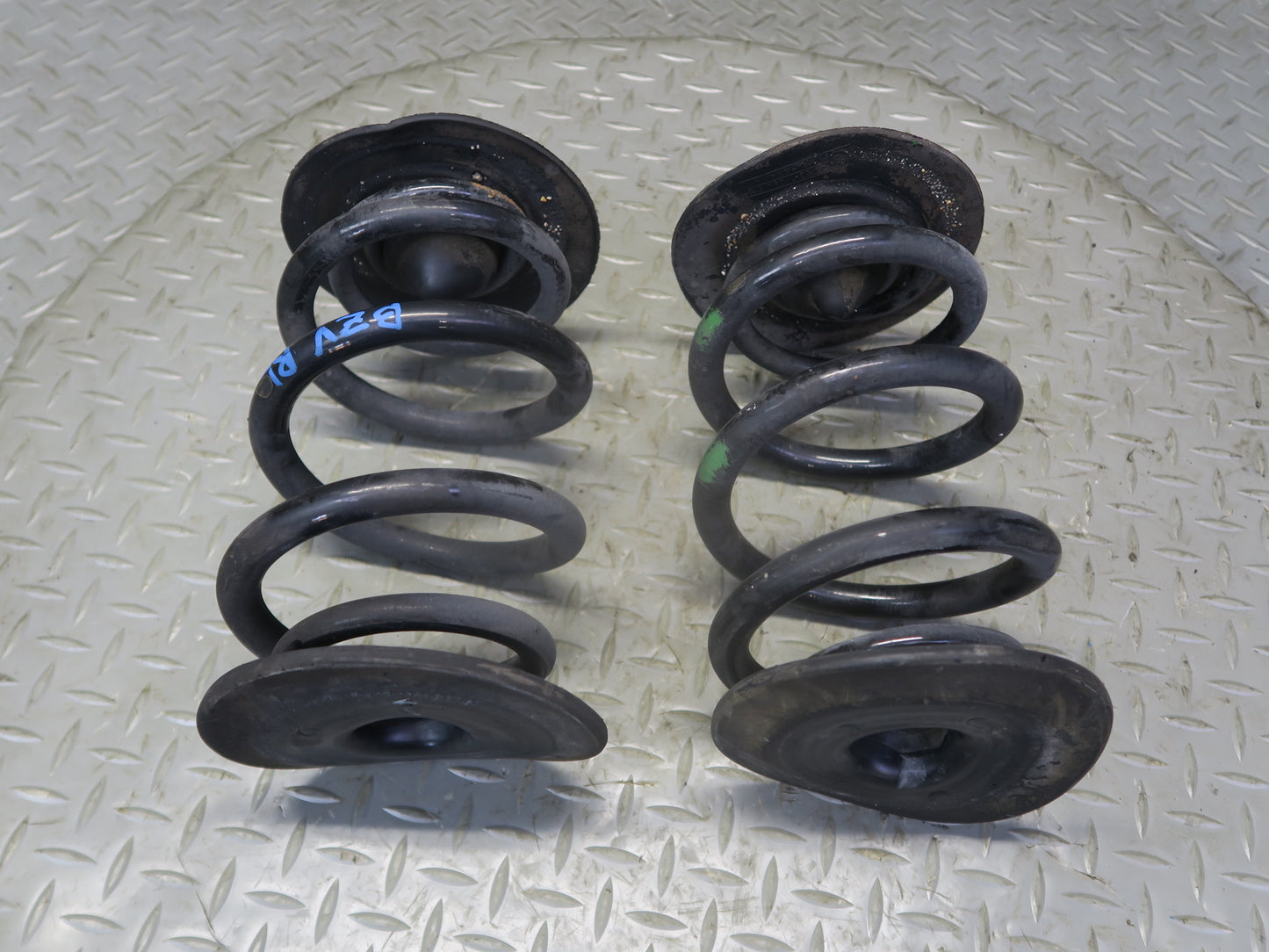 03-08 BMW E85 Z4 Set of 2 Rear Left & Right Suspension Coil Spring 66K Miles OEM