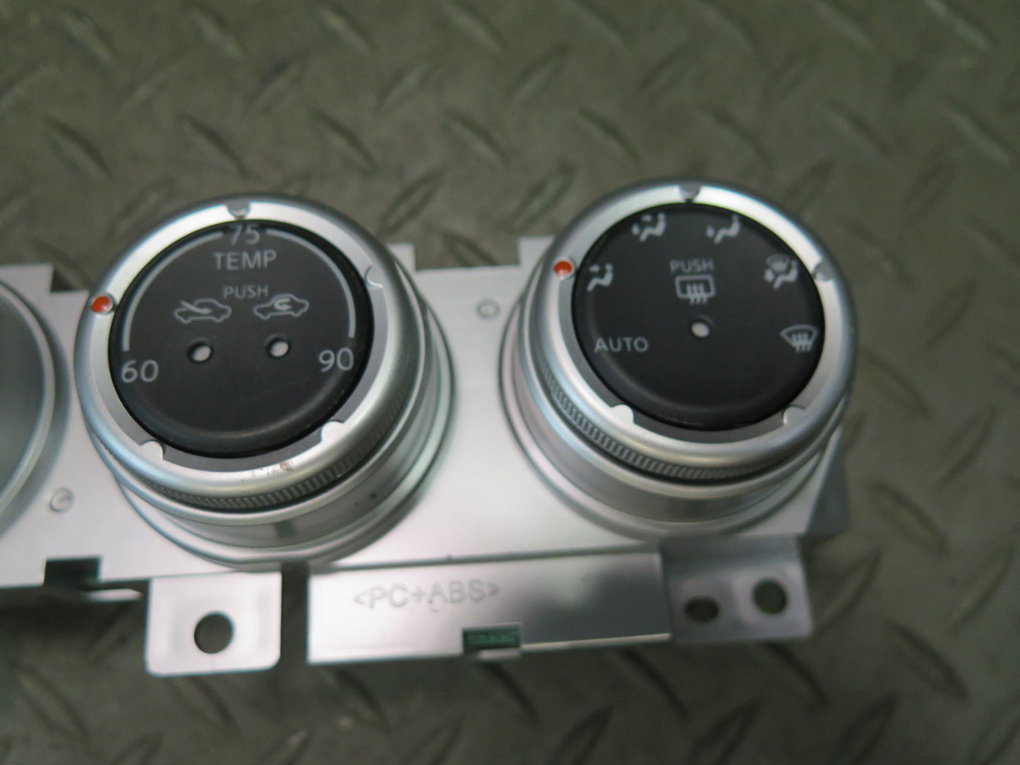 09-20 Nissan Z34 370Z A/C Climate Control Switch Panel Assembly 27500-1EA0A OEM