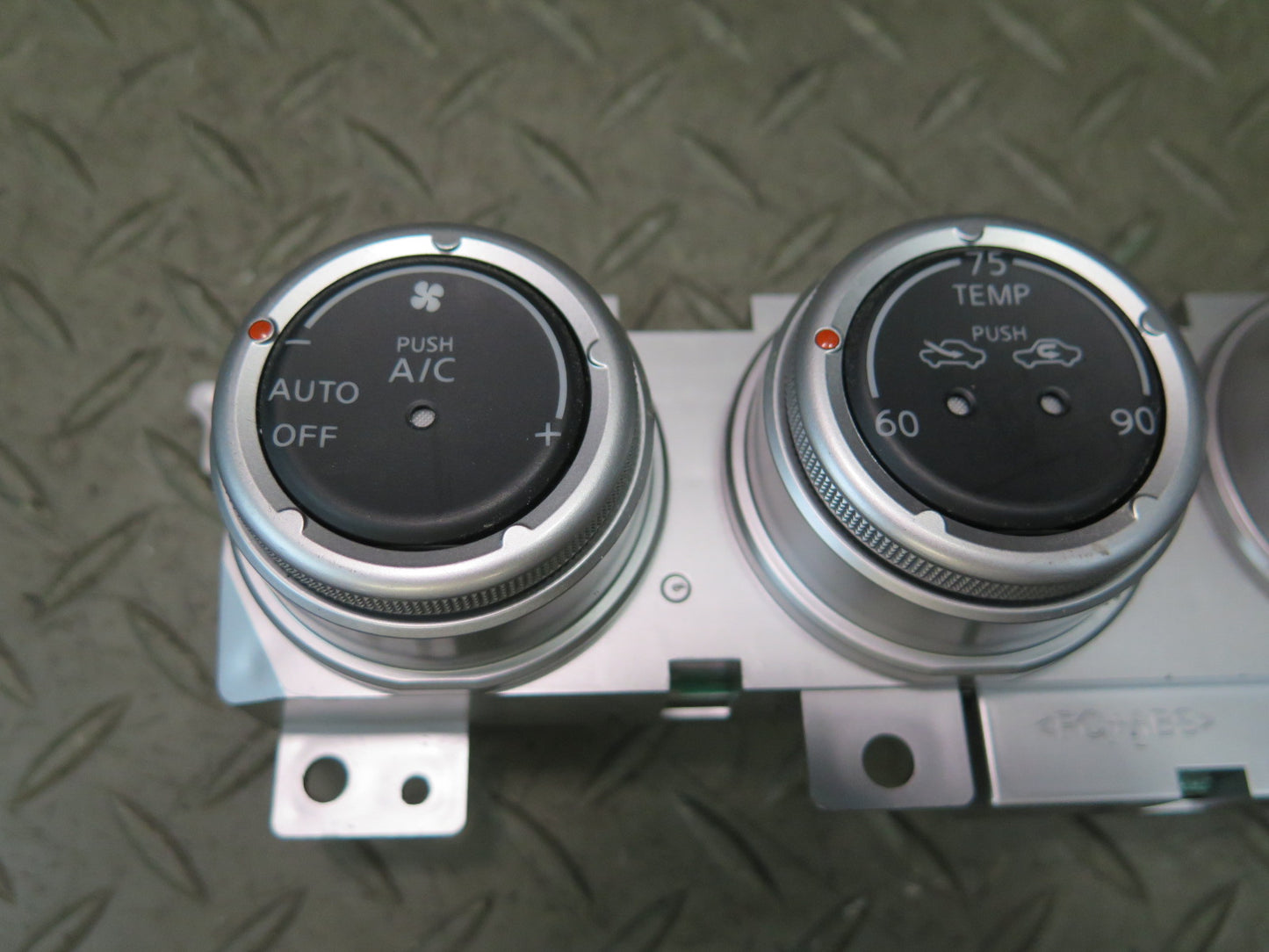 09-20 Nissan Z34 370Z A/C Climate Control Switch Panel Assembly 27500-1EA0A OEM