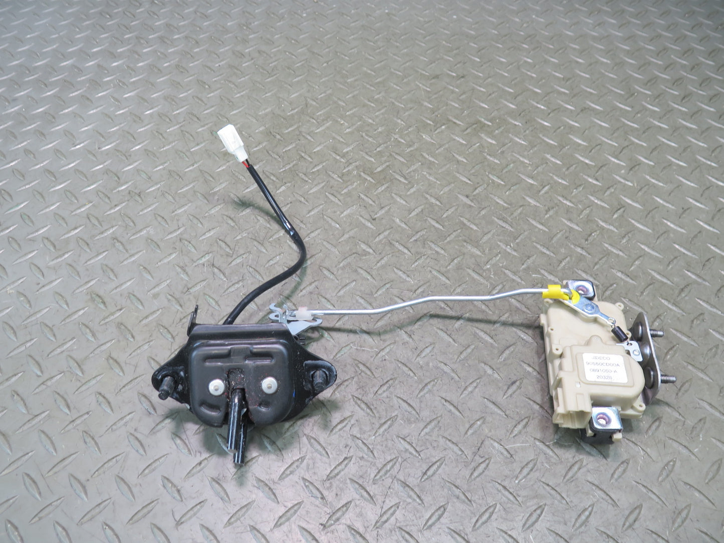 09-20 Nissan Z34 370Z Coupe Rear Trunk Lid Lock Latch Actuator OEM
