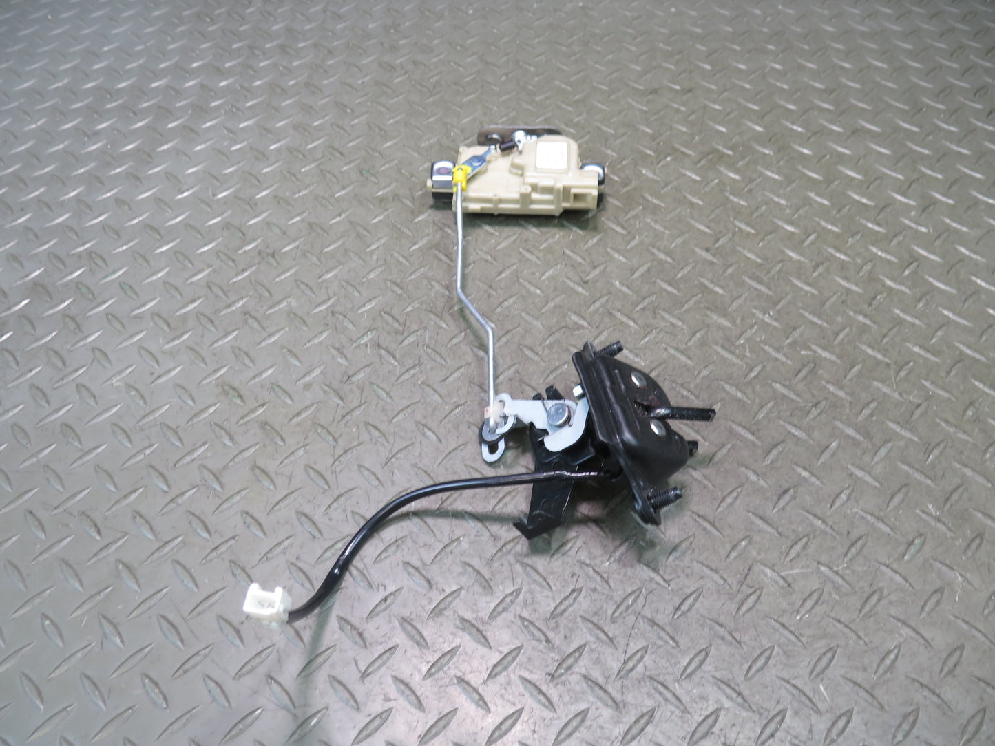 09-20 Nissan Z34 370Z Coupe Rear Trunk Lid Lock Latch Actuator OEM