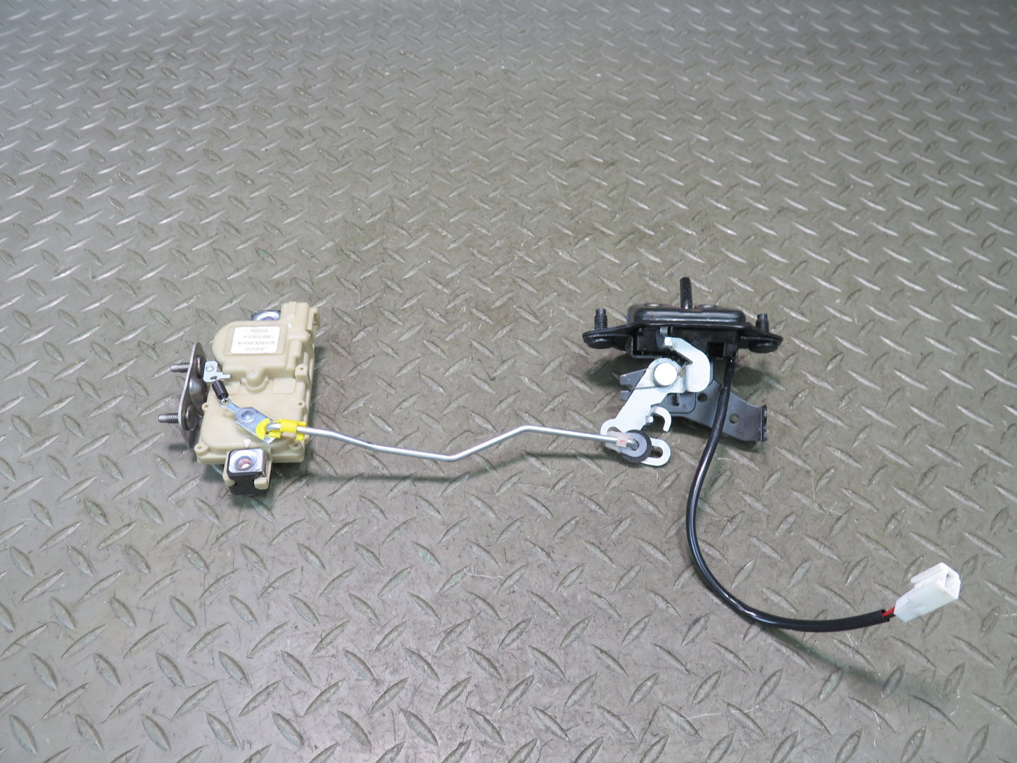 09-20 Nissan Z34 370Z Coupe Rear Trunk Lid Lock Latch Actuator OEM