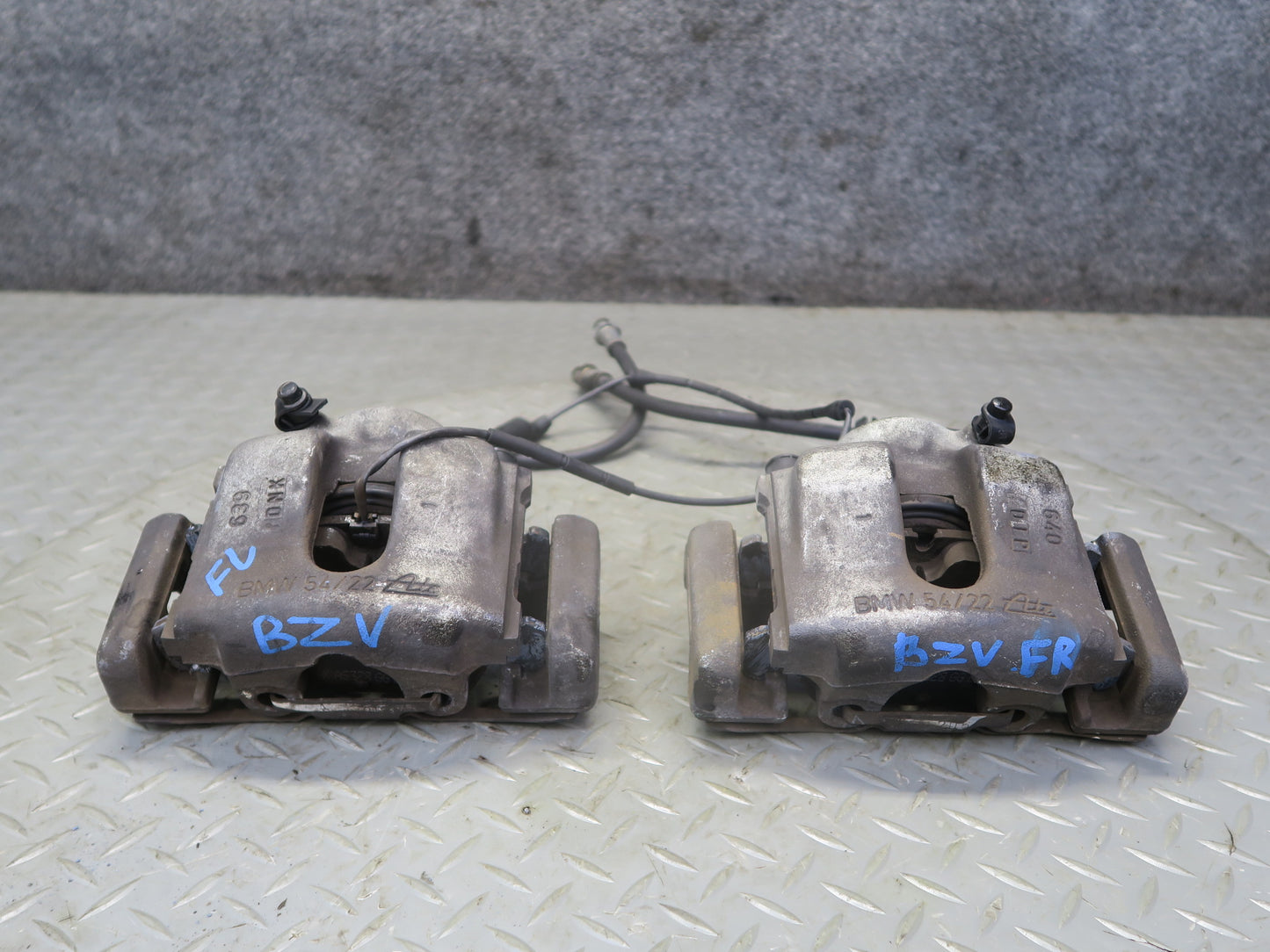03-05 BMW E85 Z4 RWD Set of 2 Front Left & Right Brake Caliper 66K Miles OEM