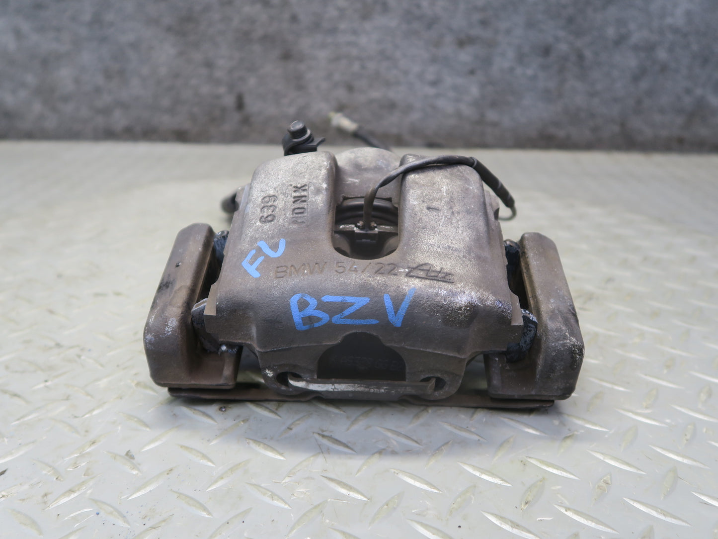 03-05 BMW E85 Z4 RWD Set of 2 Front Left & Right Brake Caliper 66K Miles OEM