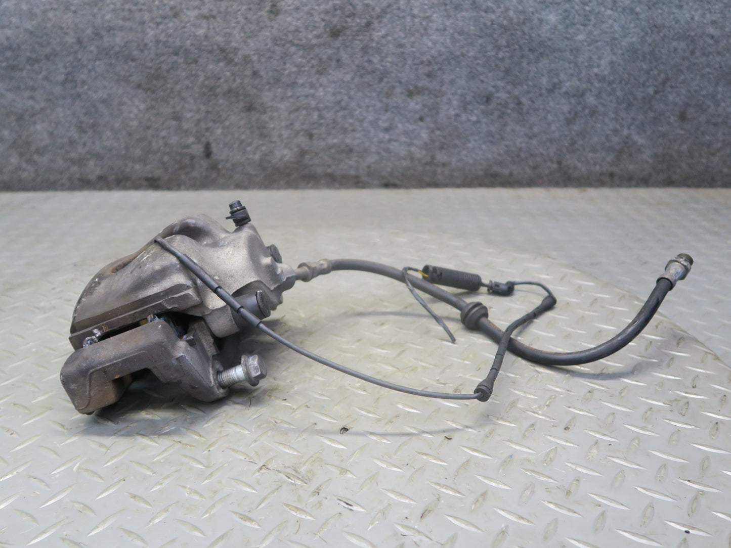 03-05 BMW E85 Z4 RWD Set of 2 Front Left & Right Brake Caliper 66K Miles OEM