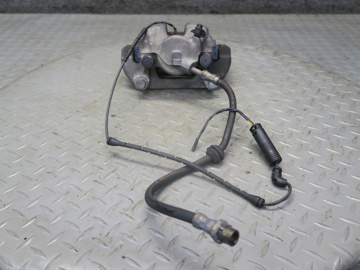 03-05 BMW E85 Z4 RWD Set of 2 Front Left & Right Brake Caliper 66K Miles OEM