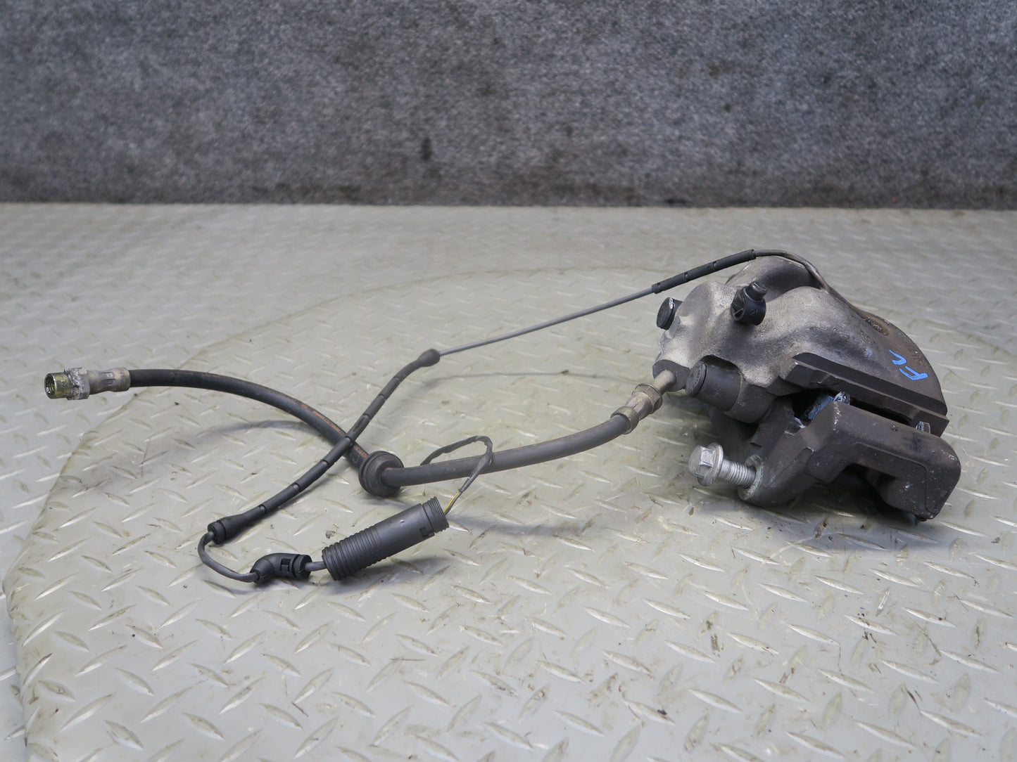 03-05 BMW E85 Z4 RWD Set of 2 Front Left & Right Brake Caliper 66K Miles OEM