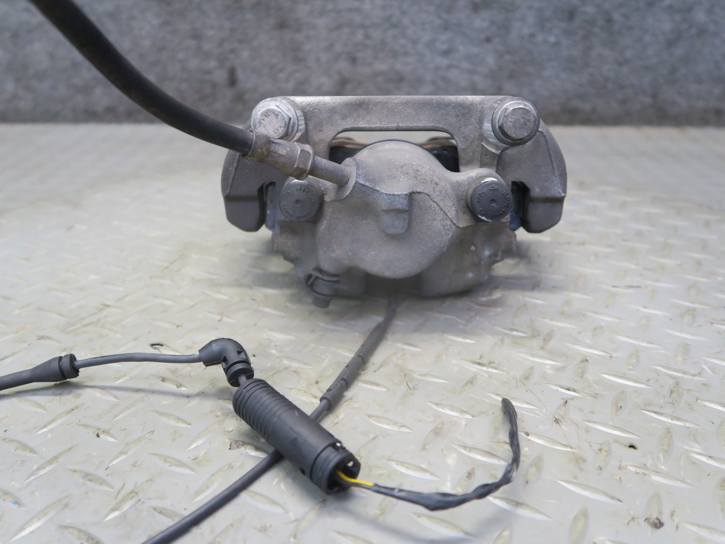 03-05 BMW E85 Z4 RWD Set of 2 Front Left & Right Brake Caliper 66K Miles OEM