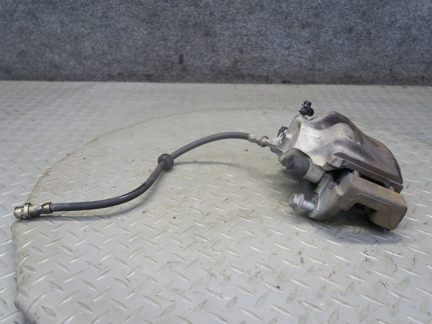 03-05 BMW E85 Z4 RWD Set of 2 Front Left & Right Brake Caliper 66K Miles OEM