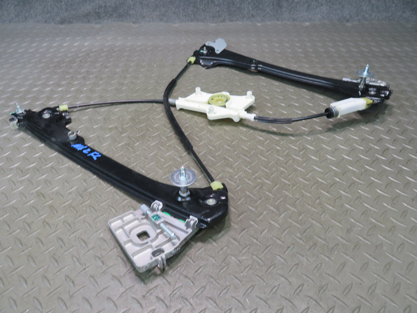 09-20 Nissan 370Z Z34 Left Door Window Regulator NO Motor OEM