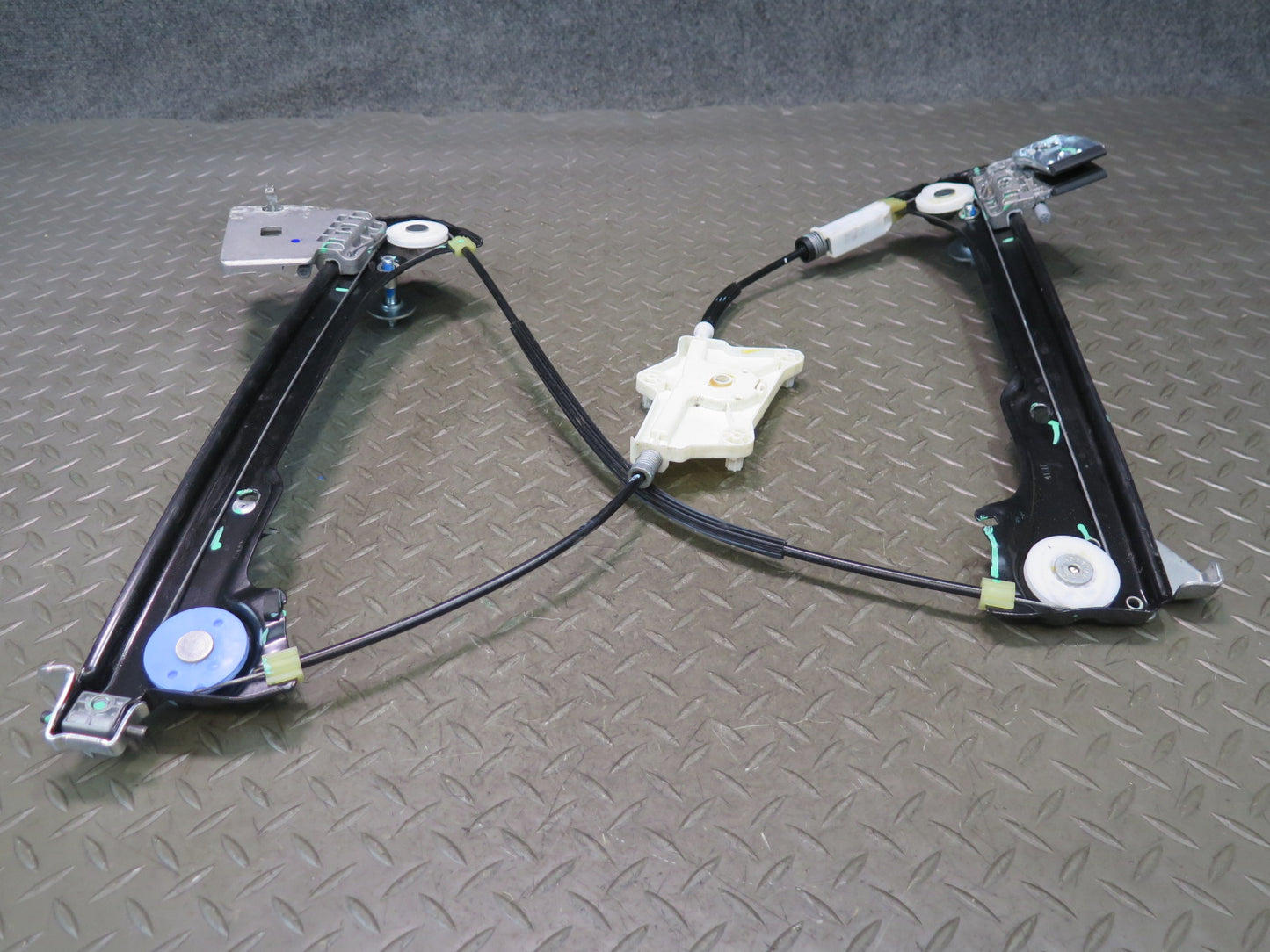 09-20 Nissan 370Z Z34 Left Door Window Regulator NO Motor OEM