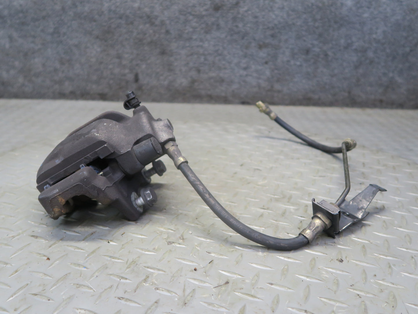 03-08 BMW E86 E85 Z4 3.0L RWD Set of 2 Rear Left & Right Brake Caliper 66K OEM