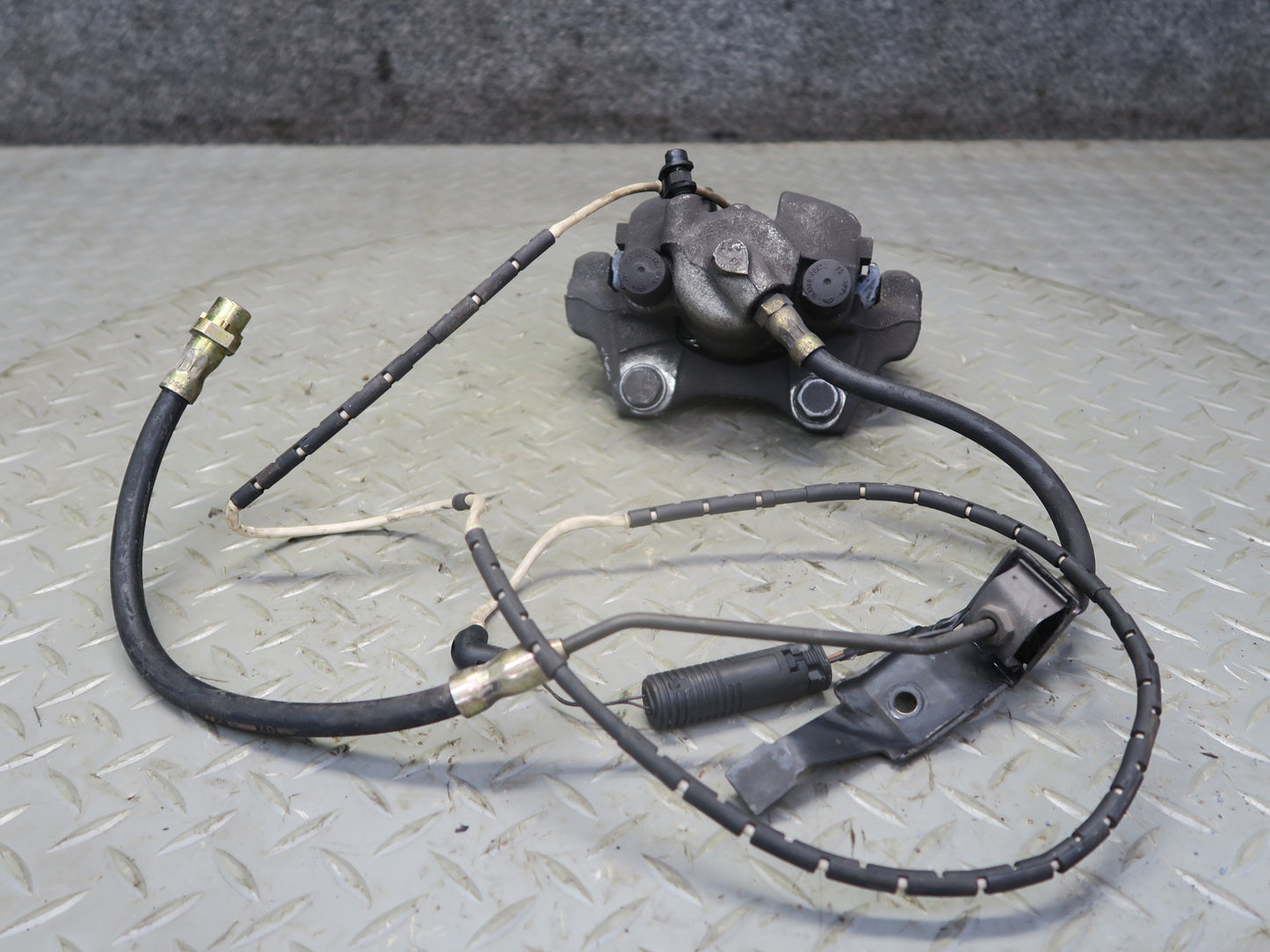 03-08 BMW E86 E85 Z4 3.0L RWD Set of 2 Rear Left & Right Brake Caliper 66K OEM