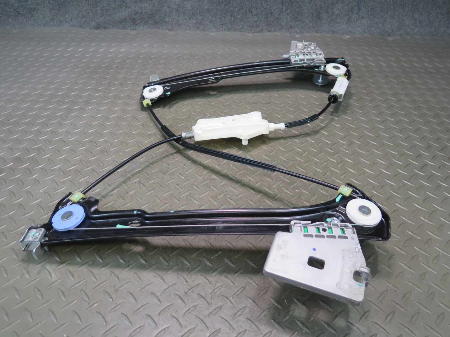09-20 Nissan 370Z Z34 Right Door Window Regulator NO Motor OEM
