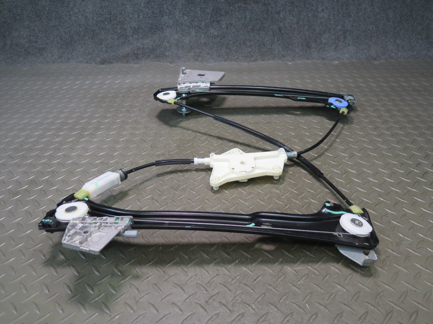 09-20 Nissan 370Z Z34 Right Door Window Regulator NO Motor OEM