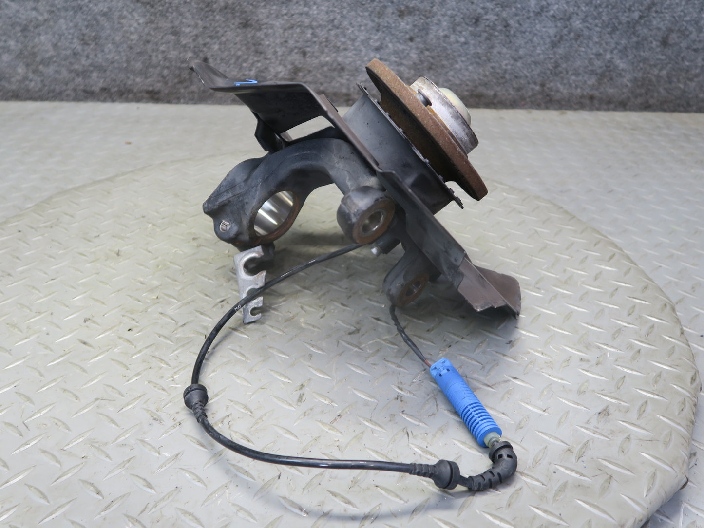 03-08 BMW E85 Z4 RWD Front Left Spindle Knuckle Wheel Hub Bearing 66K Miles OEM