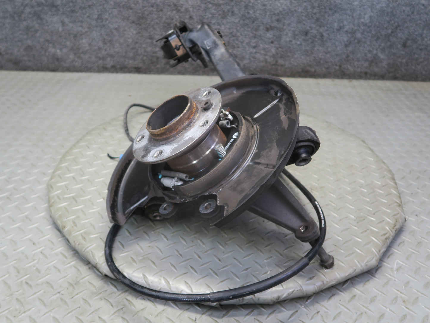 03-08 BMW E85 Z4 RWD Rear Right Spindle Knuckle Trailing Arm Hub Bearing 66K OEM