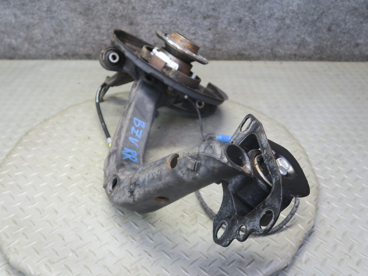 03-08 BMW E85 Z4 RWD Rear Right Spindle Knuckle Trailing Arm Hub Bearing 66K OEM