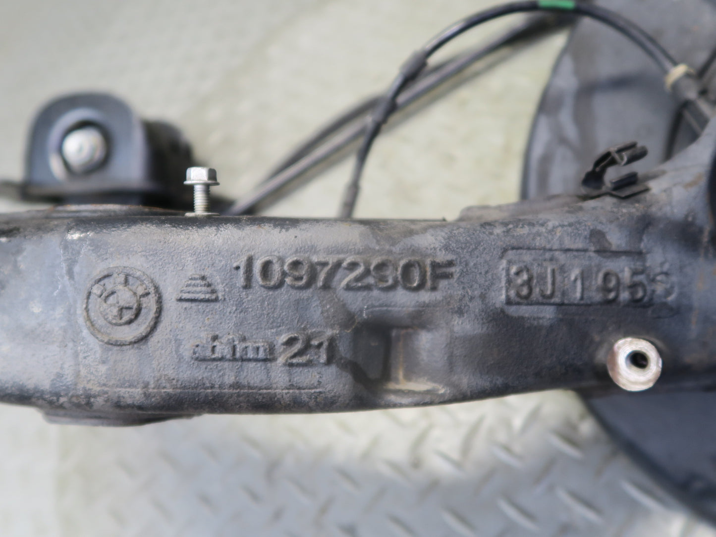 03-08 BMW E85 Z4 RWD Rear Right Spindle Knuckle Trailing Arm Hub Bearing 66K OEM