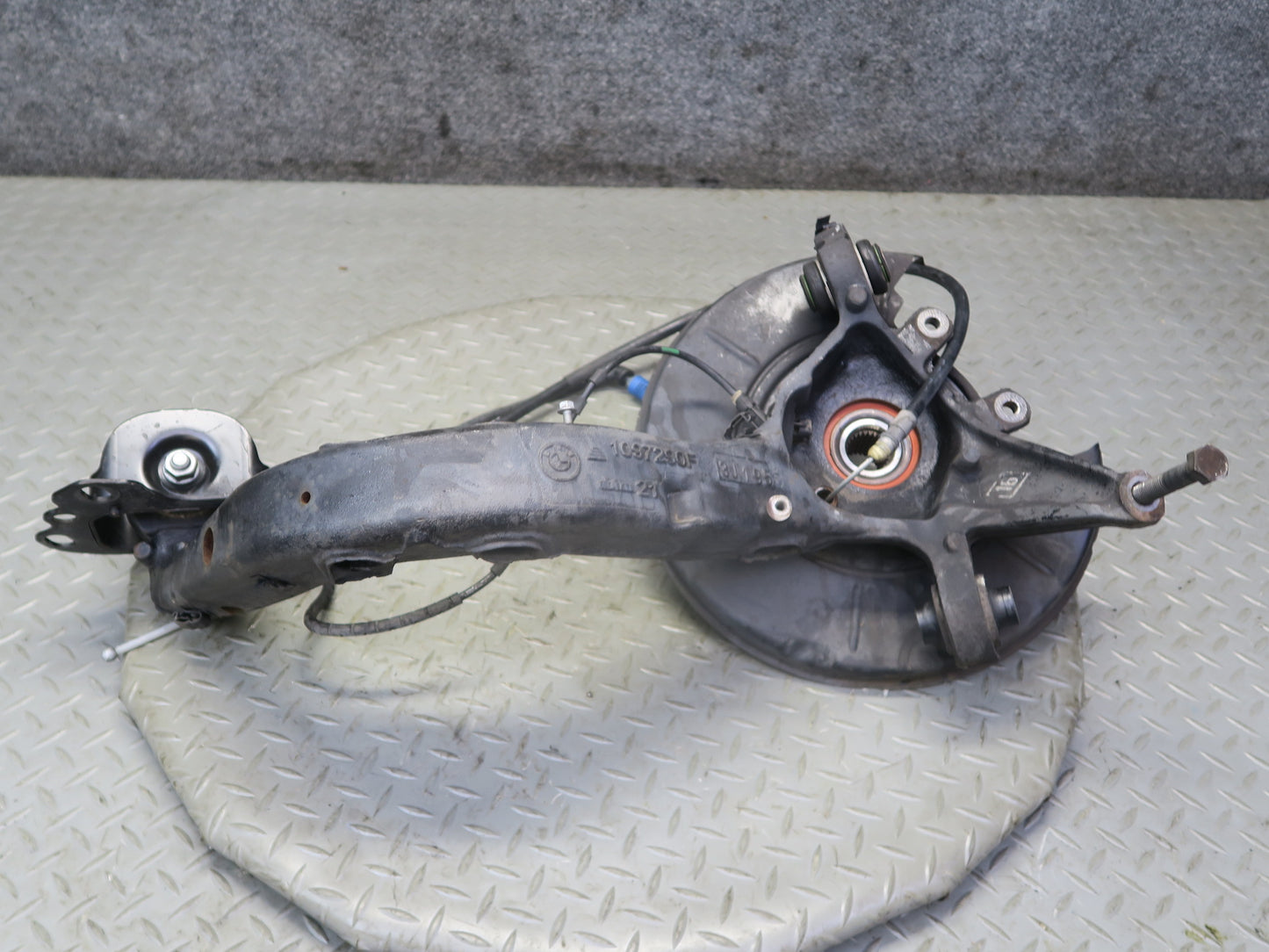 03-08 BMW E85 Z4 RWD Rear Right Spindle Knuckle Trailing Arm Hub Bearing 66K OEM