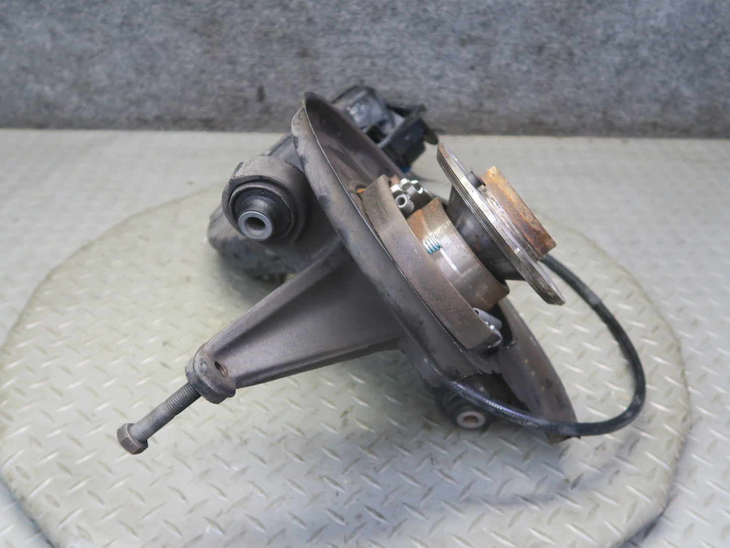 03-08 BMW E85 Z4 RWD Rear Left Spindle Knuckle Trailing Arm Hub Bearing 66K OEM