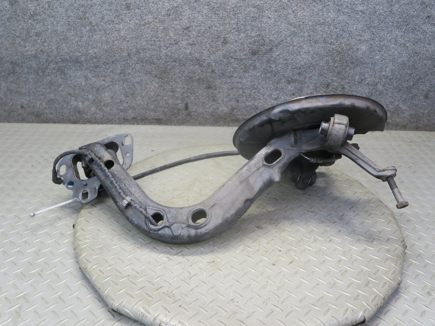 03-08 BMW E85 Z4 RWD Rear Left Spindle Knuckle Trailing Arm Hub Bearing 66K OEM