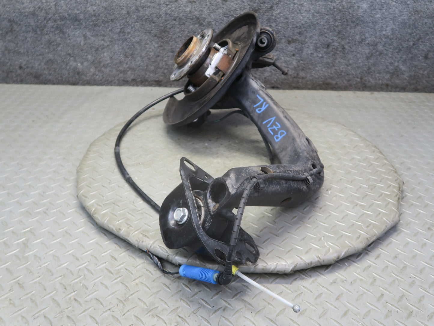 03-08 BMW E85 Z4 RWD Rear Left Spindle Knuckle Trailing Arm Hub Bearing 66K OEM