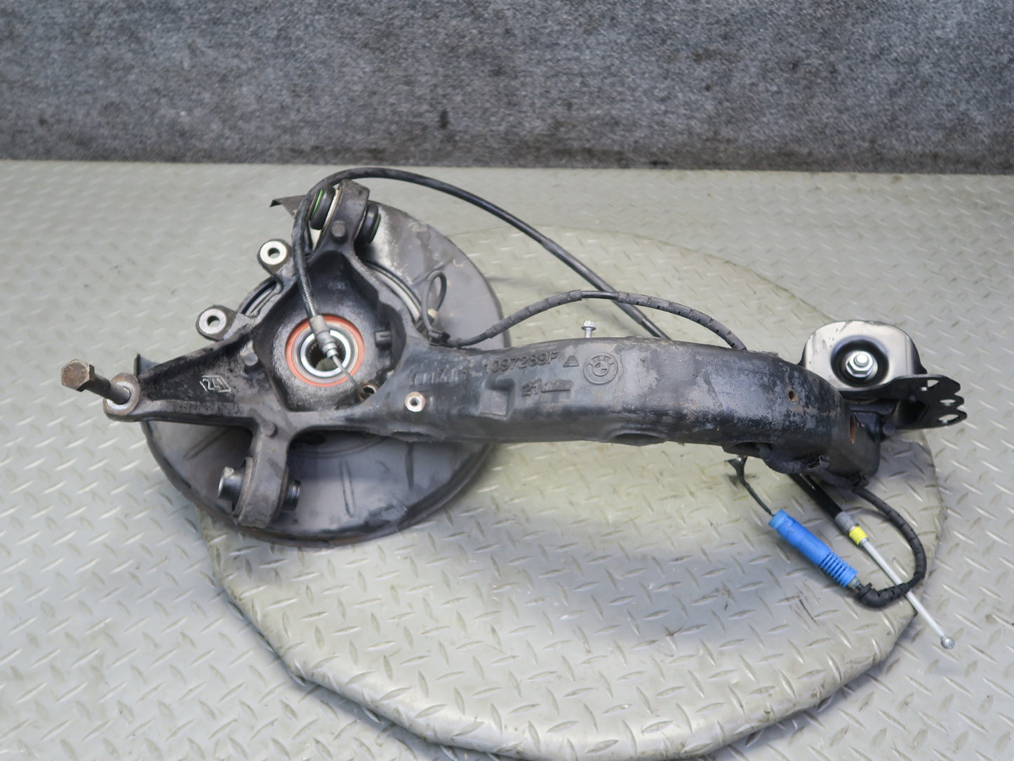 03-08 BMW E85 Z4 RWD Rear Left Spindle Knuckle Trailing Arm Hub Bearing 66K OEM