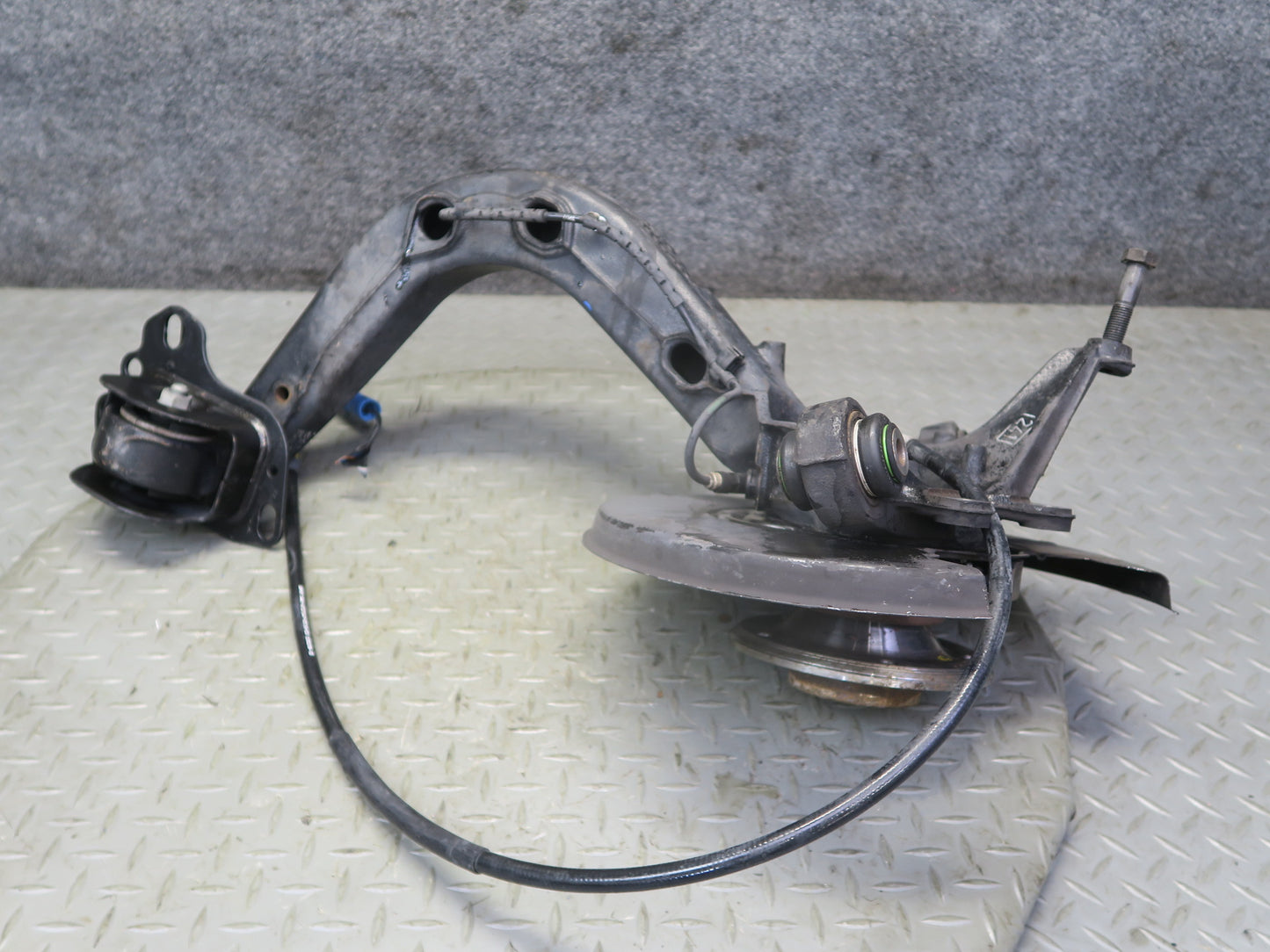 03-08 BMW E85 Z4 RWD Rear Left Spindle Knuckle Trailing Arm Hub Bearing 66K OEM