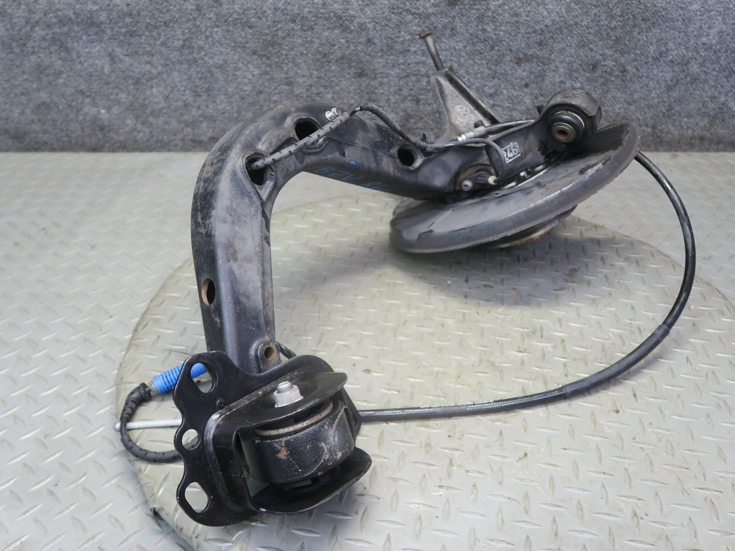 03-08 BMW E85 Z4 RWD Rear Left Spindle Knuckle Trailing Arm Hub Bearing 66K OEM