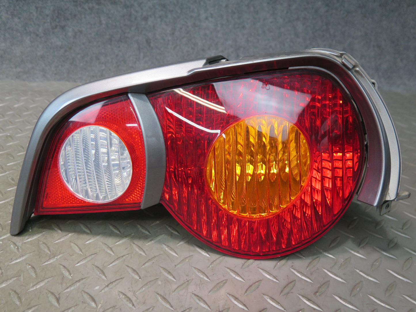03-05 BMW E85 Z4 Rear Left & Right Tail Light Lamp w Molding Set 66K Miles OEM