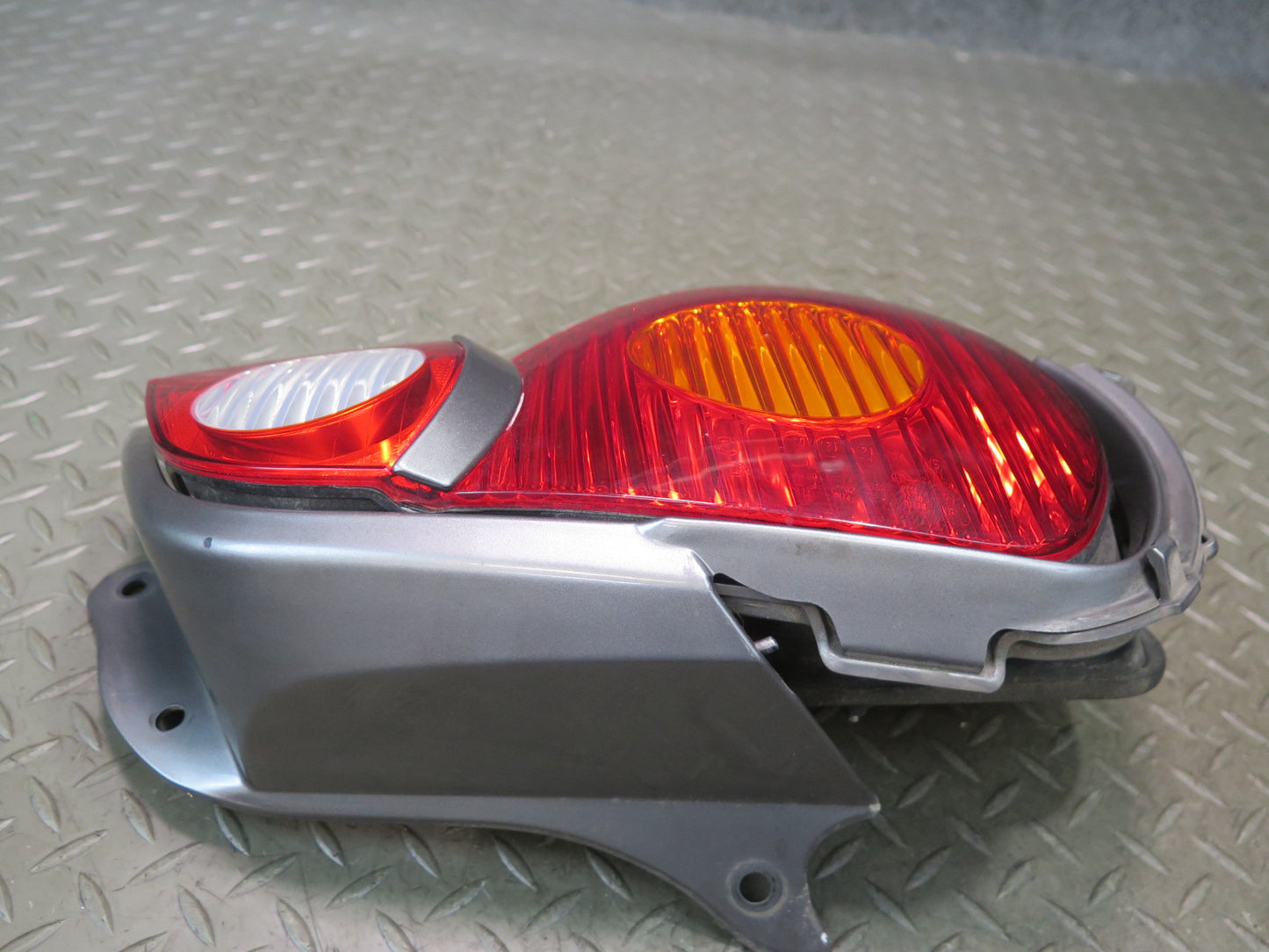 03-05 BMW E85 Z4 Rear Left & Right Tail Light Lamp w Molding Set 66K Miles OEM