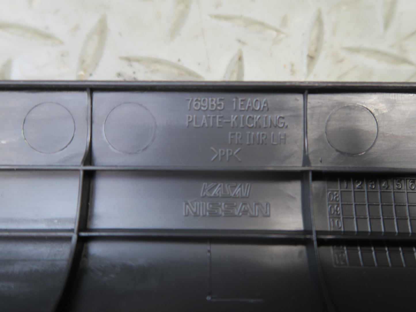 09-20 Nissan Z34 370Z Set of 2 Left & Right Door Sill Scuff Plate Trim Cover OEM