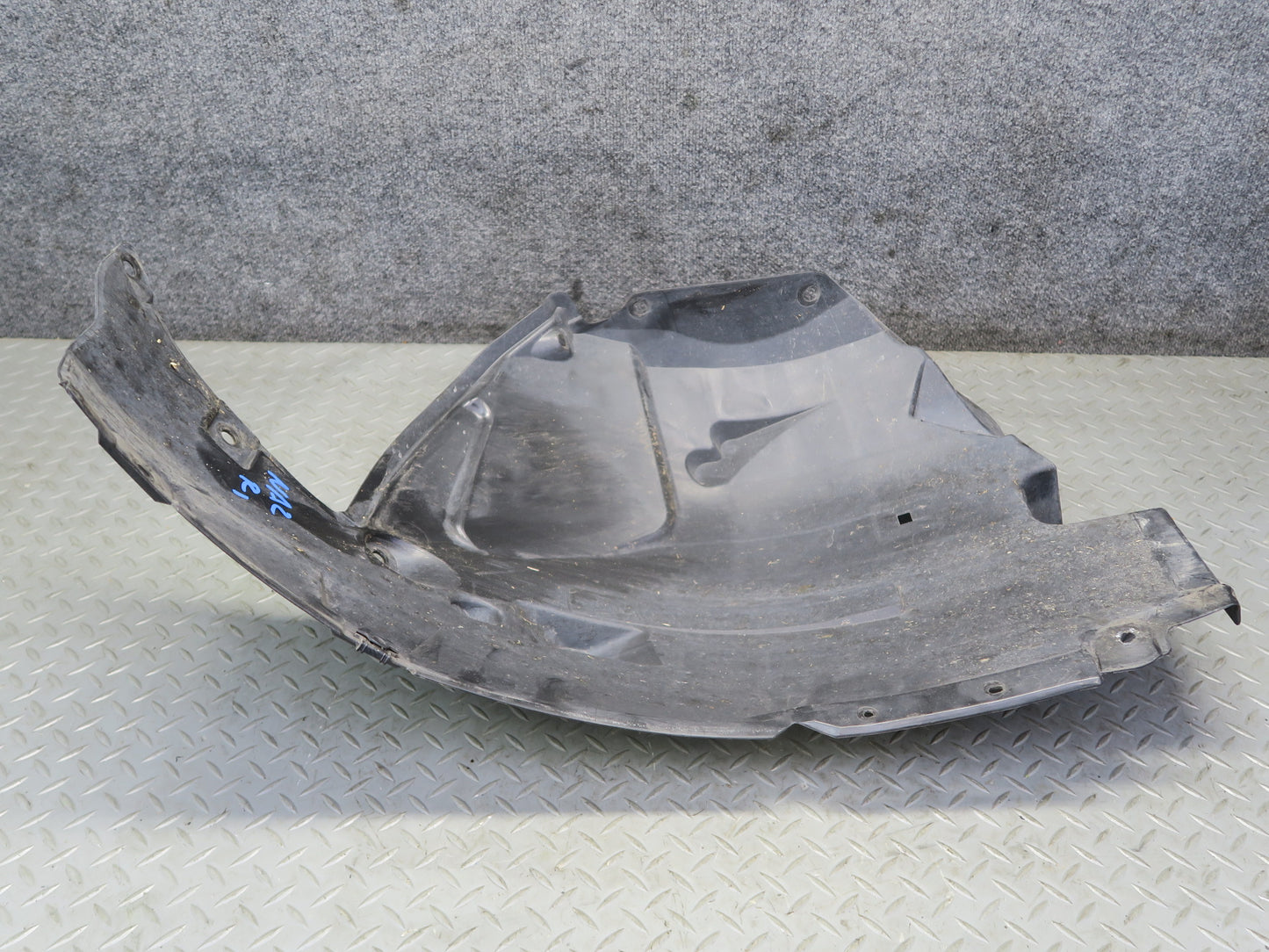 09-20 Nissan Z34 370Z Set of 2 Front Right Fender Splash Shield Guard OEM