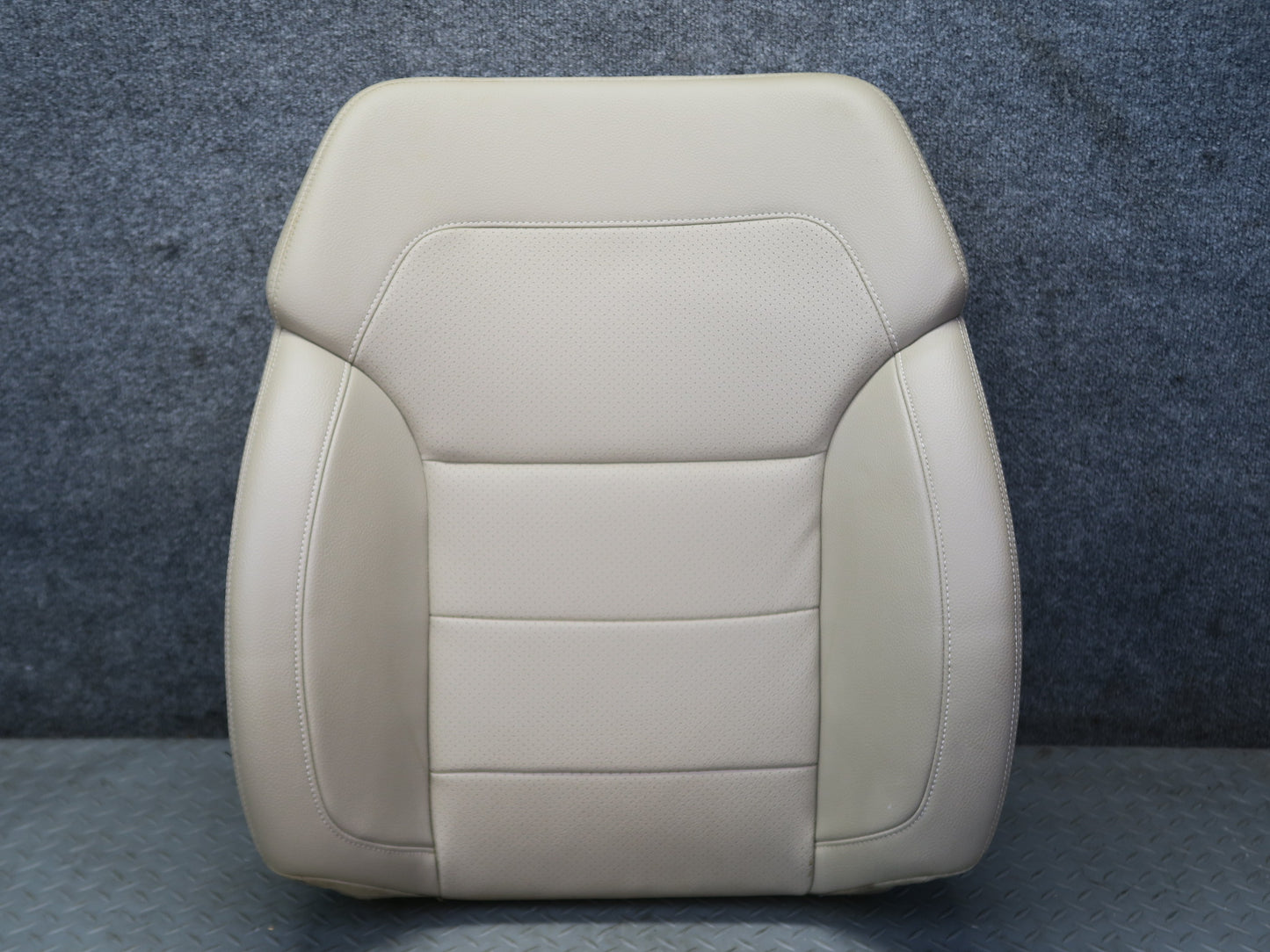 12-15 Mercedes W166 Ml-class Front Right Seat Upper Backrest Cushion OEM