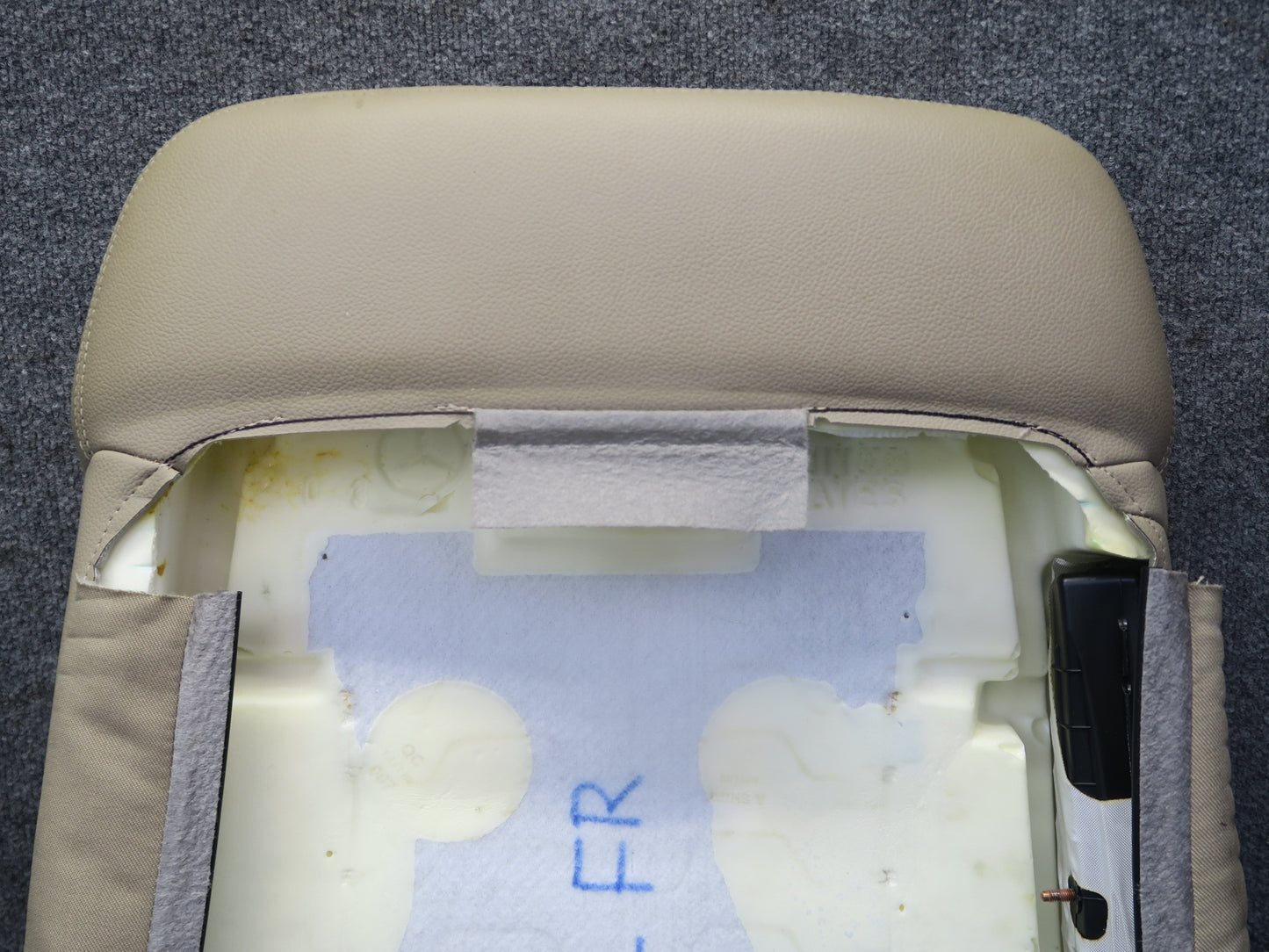 12-15 Mercedes W166 Ml-class Front Right Seat Upper Backrest Cushion OEM