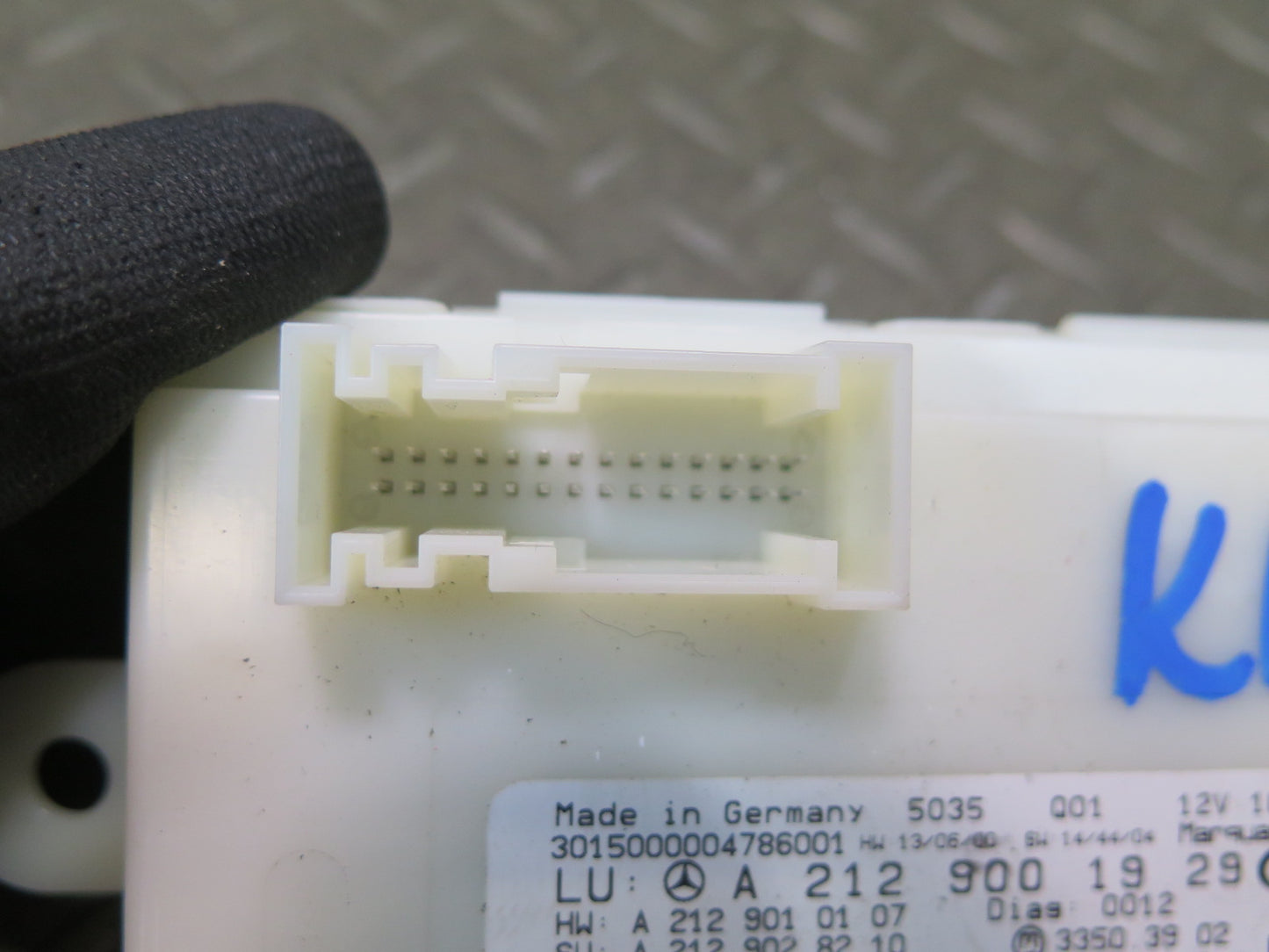 12-15 Mercedes W166 Ml-class Keyless GO Entry Control Module 2129001929 OEM