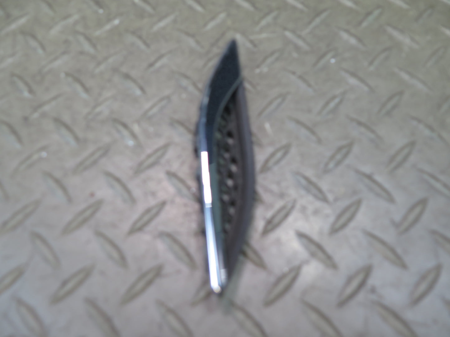 2014-2019 Maserati Ghibli M157 Front Left Fender Air Vent Trim Grille Set of 3