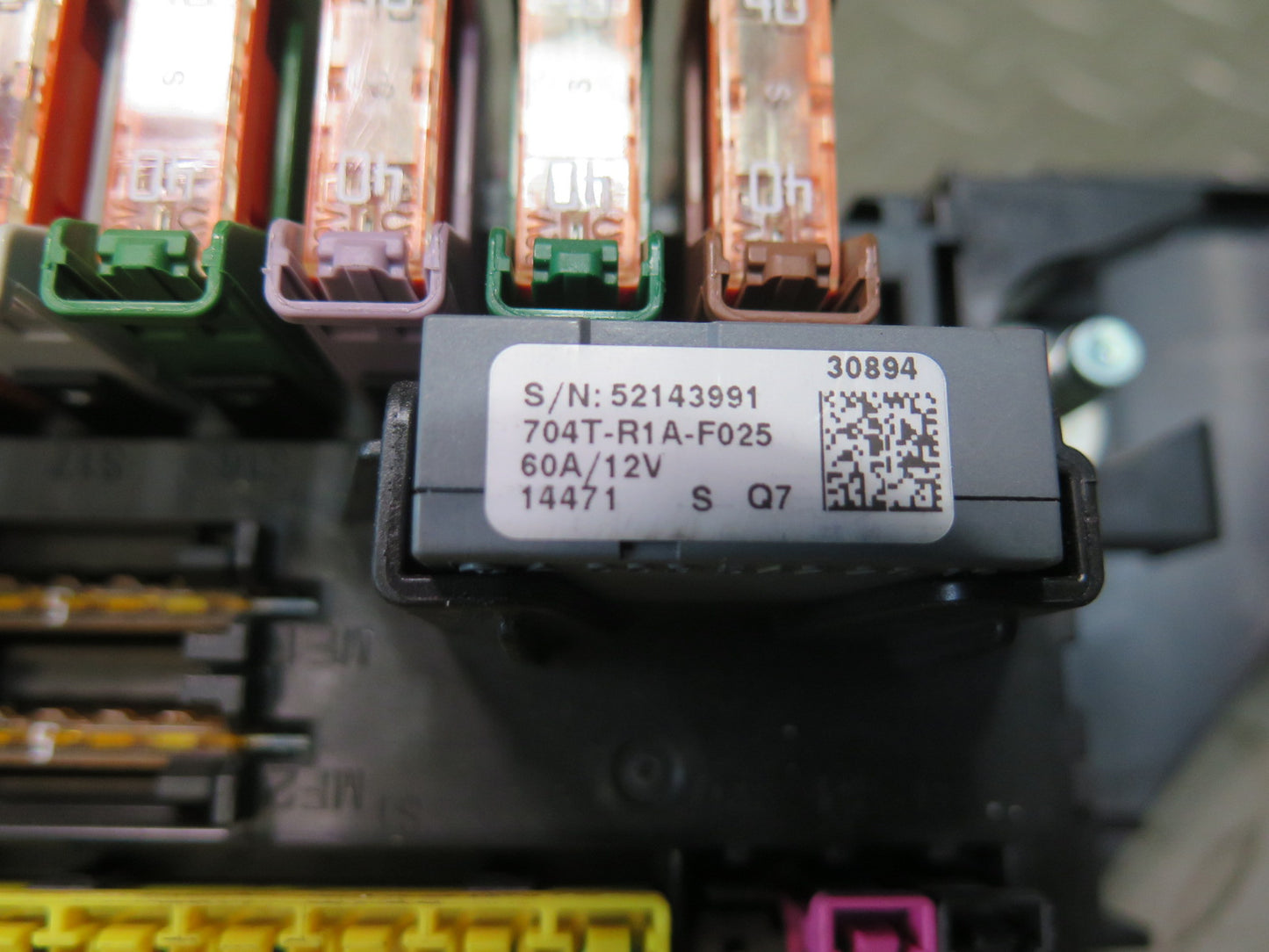 12-15 Mercedes W166 Ml-class Fuse Relay Junction Box Block 1665402350 OEM